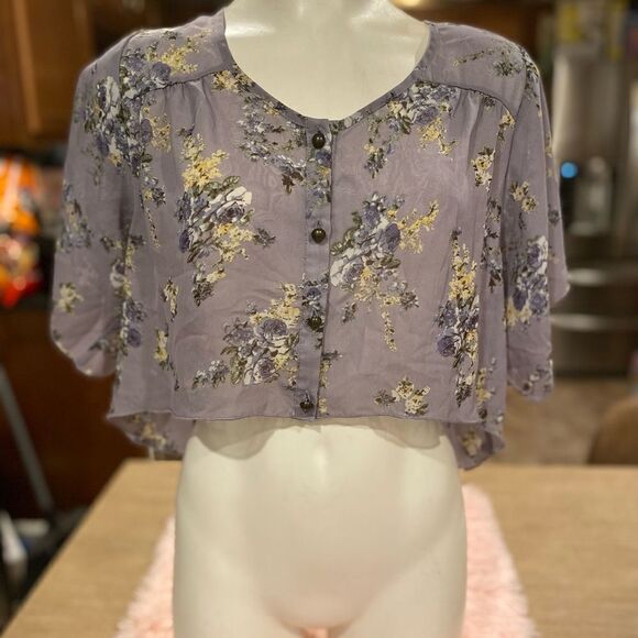Tops - Floral crop top